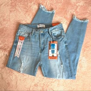 NWT High Rise Distressed Jeans